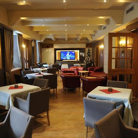 Hotel Italia Castello-Molina di Fiemme Bagian luar foto
