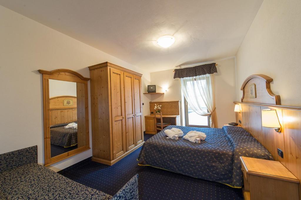 Hotel Italia Castello-Molina di Fiemme Ruang foto